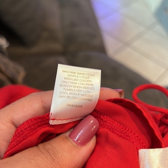 Eva Mendes NY and Company Red Blouse Size Small - Picture 9 of 9